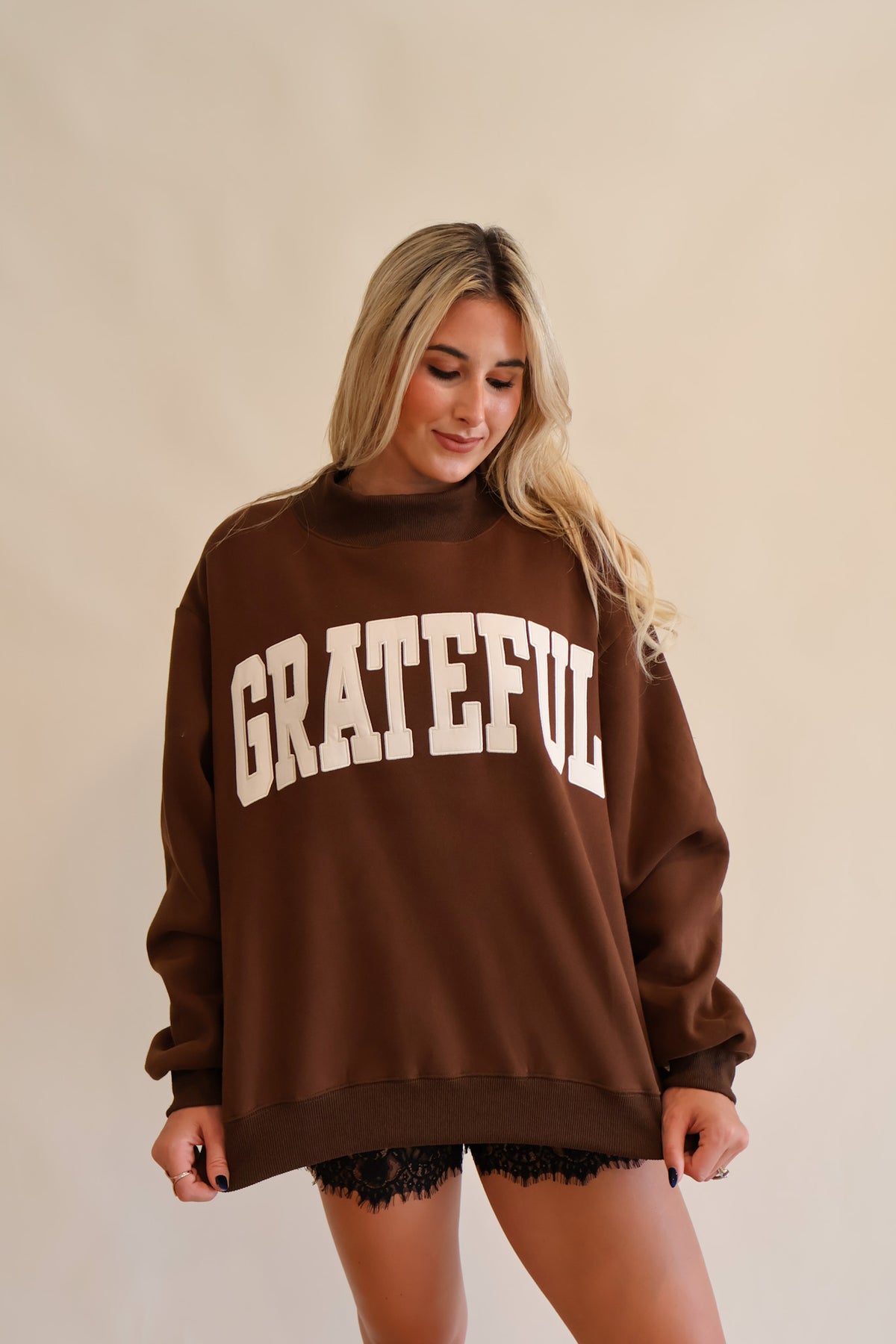 Holiday Mockneck Grateful - Brown