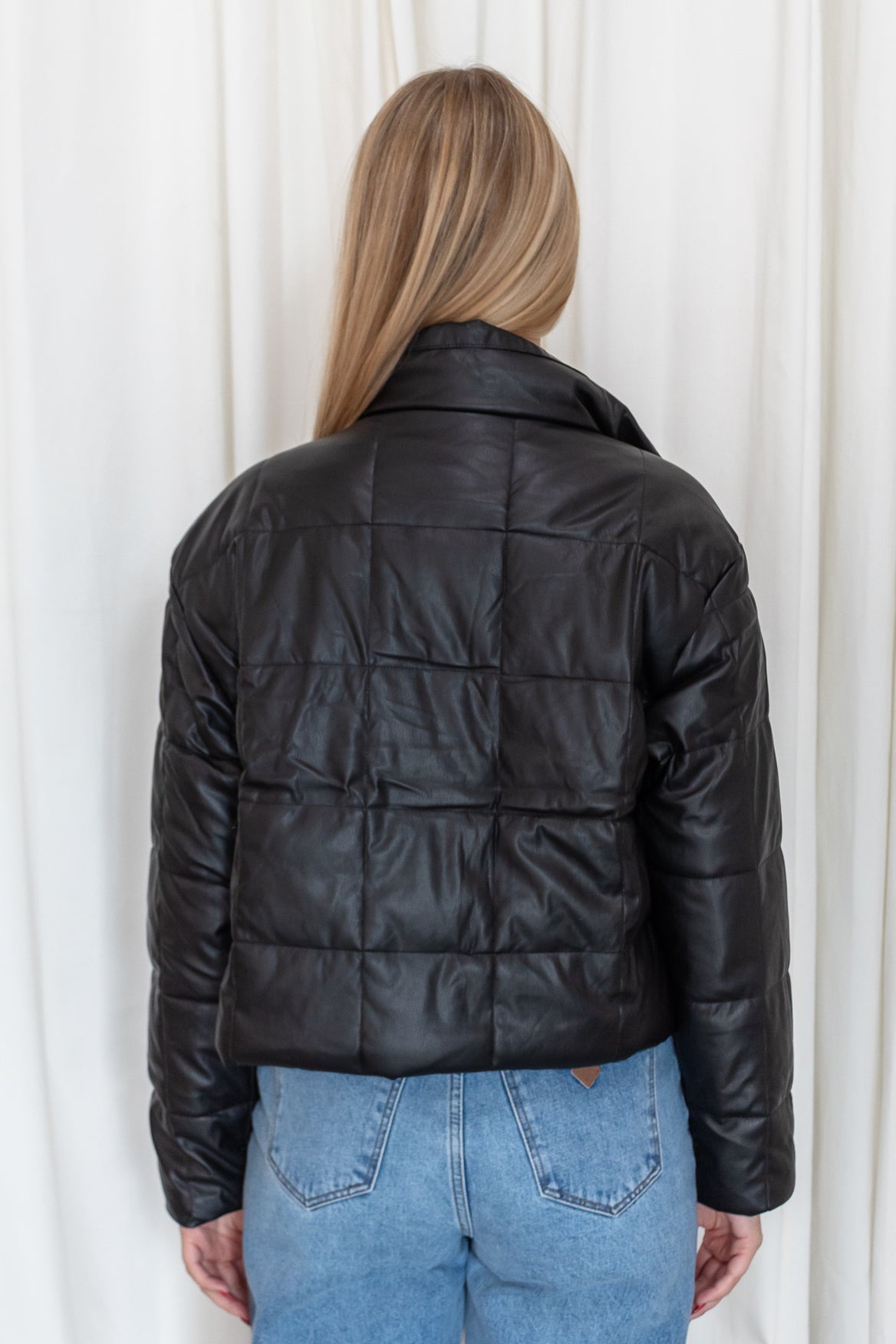 Warm Aesthetic Jacket - Black