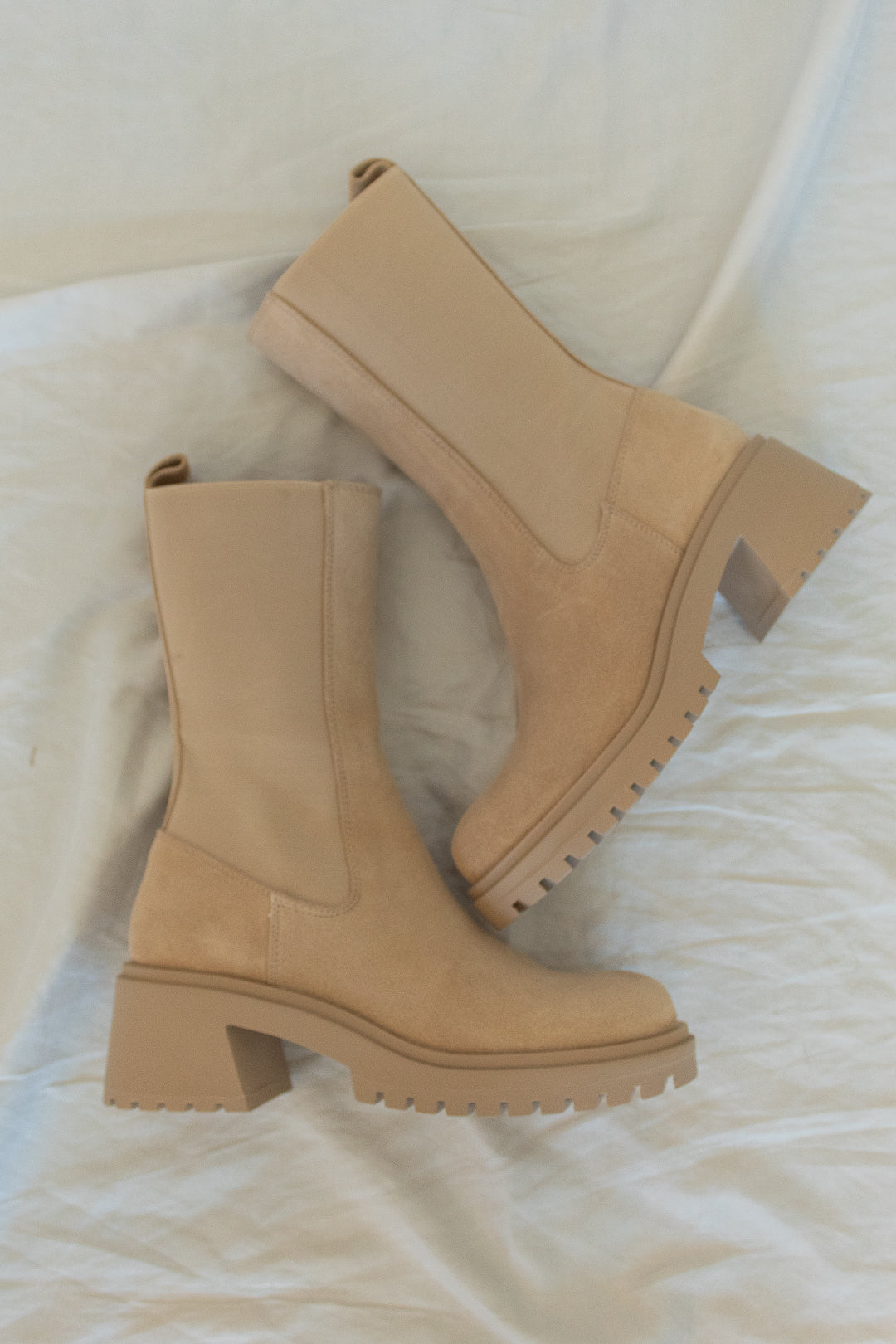 Hesitant Chelsea Boot - Luxxe Apparel