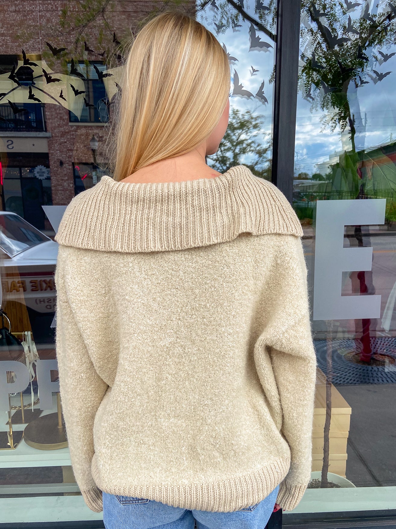 Beige Boucle Sweater With a V-Neck And Flat Open Collar